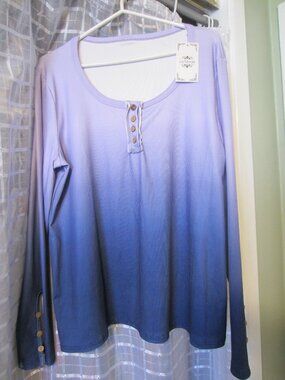 NWT/Women's 2XL LS Top ~ La Mode ~ BRAND NEW WITH TAGS!